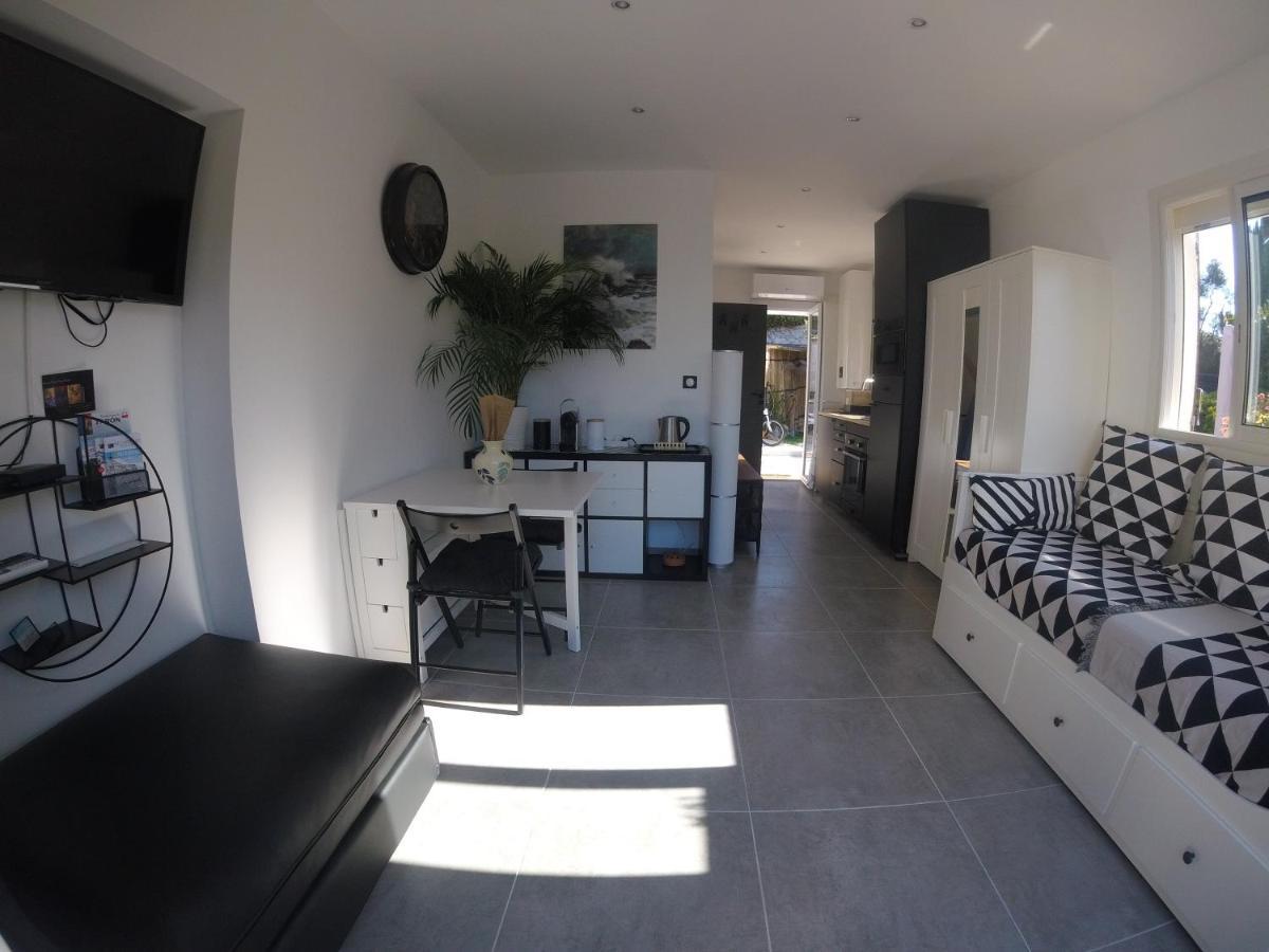 Sanarybeach Apartment *